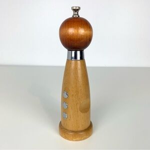 William Bounds Pepper Grinder Shaker Vtg Brown Metal Accent MCM Not Tested As Is